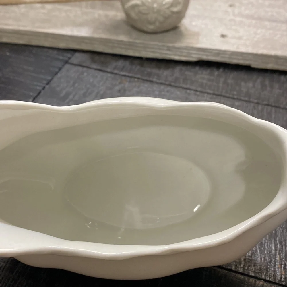 Vintage Johnson Bros. White England B Gravy Boat!